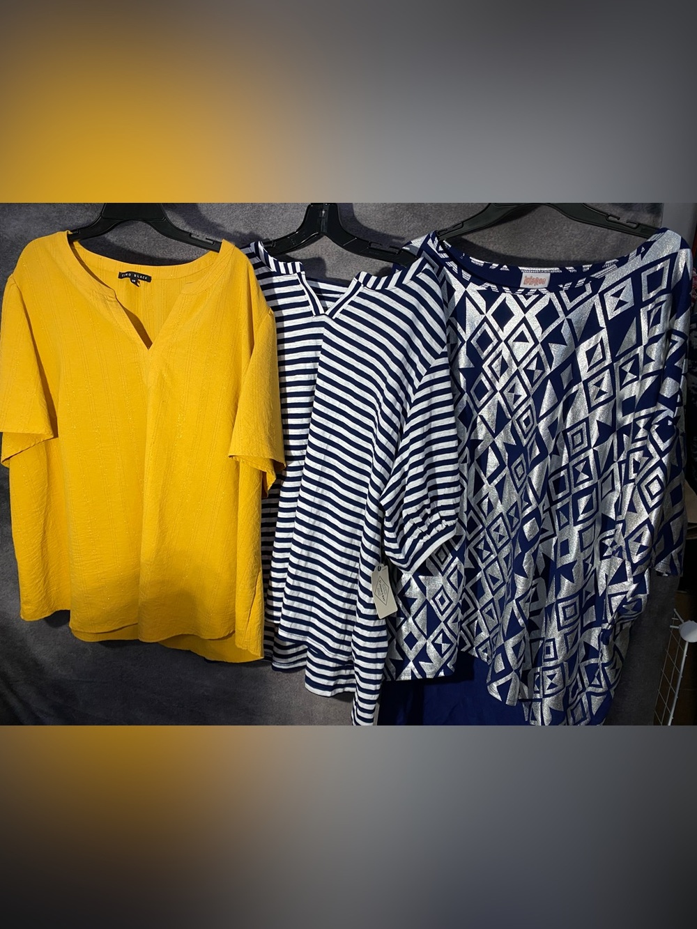Lot of 3 Women’s Plus Size 3X 3XL Blouses Tops LuLaRoe Como Black St Johns Bay